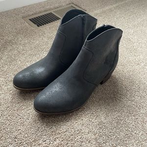 NWOT. Lucky brand Belia black boots.